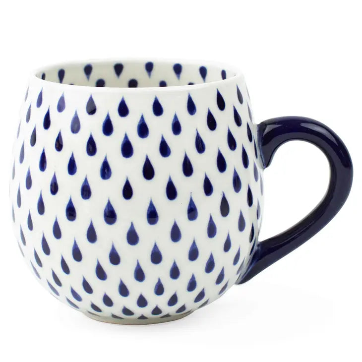 Ceramic mug with navy blue raindrop pattern