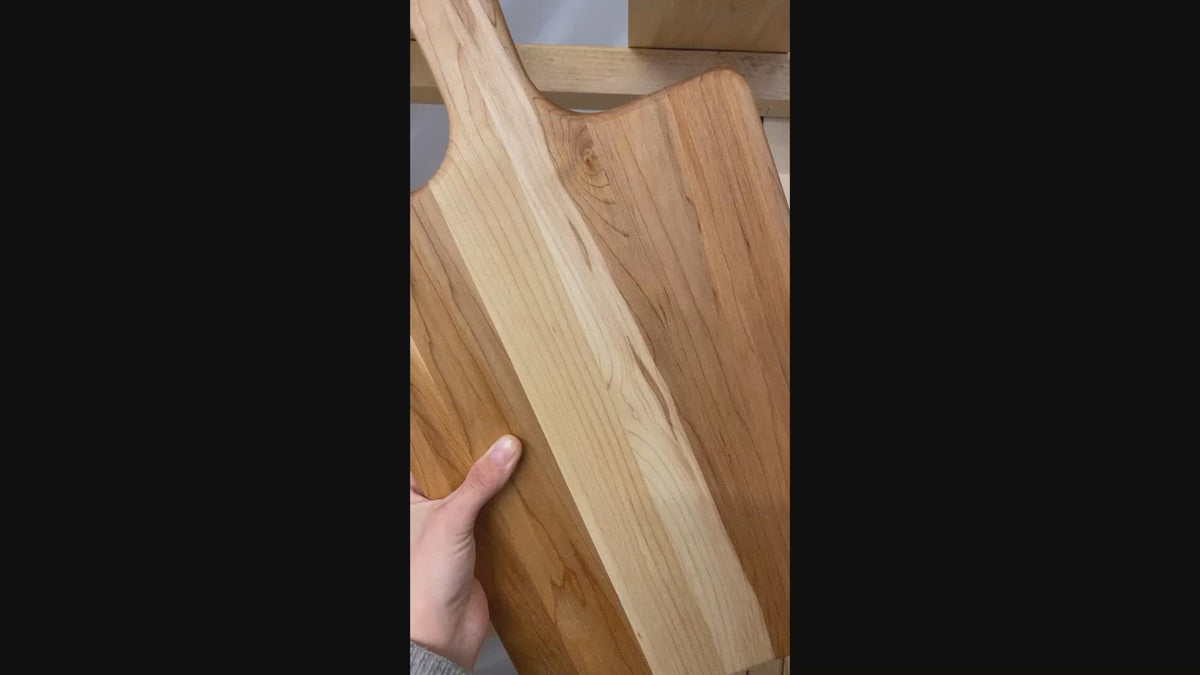 Video of how resin acacia cheeseboards are made.
