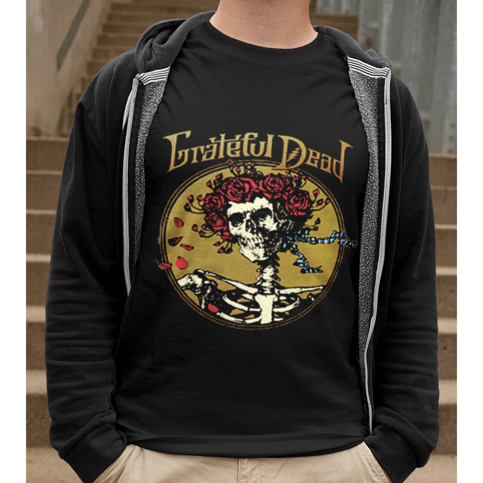 Jasper's Curiosity Grateful Dead Skull & Roses T-Shirt in Black, Men's Unisex, 100% Cotton in Classic Standard Fit Small