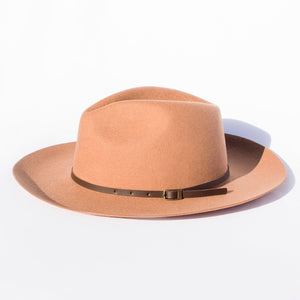Rancher style felt hat in Tobacco color, on white background.